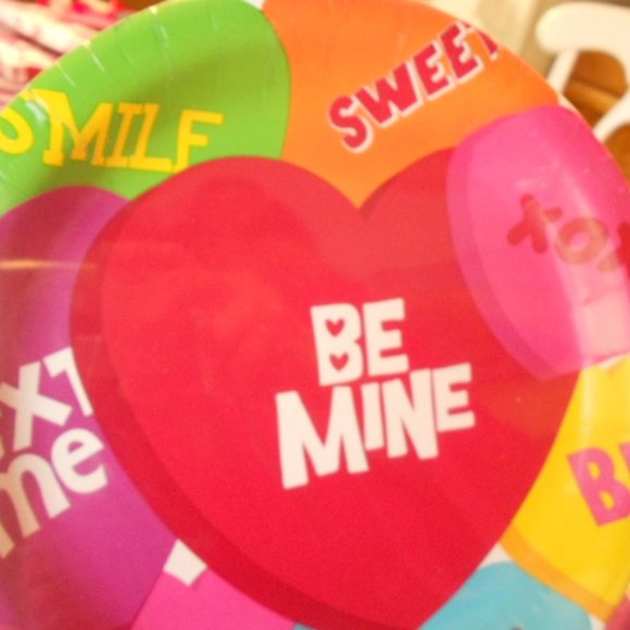 Valentines Lot of Party Plates & Assorted Items - Picture 13 of 16